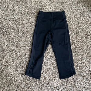 Black Capri lulu lemon leggings